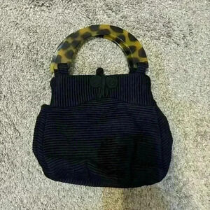 Vintage Paint the Lily Small Clutch Handbag
Black quilted with tortoise handle